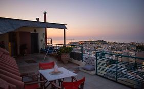 Rooftop With Sea View In Central Rethymno